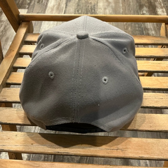 New Era Georgetown Hoyas Basketball Snapback Hat - Picture 8 of 12